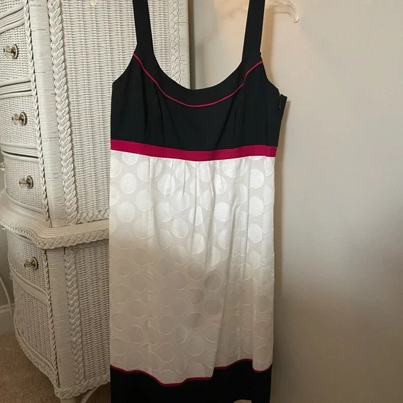 Ann Taylor, Size 6, 100% Cotton, Dry Clean Only. Summer Dress - Picture 6 of 6